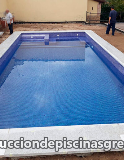 Construcción de piscinas de gresite